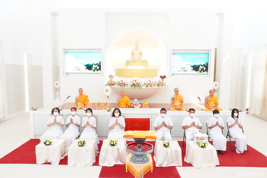 วัดพระธรรมกายฟลอริดา จัดพิธีบูชาข้าวพระ
