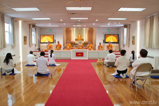 วัดพระธรรมกายบอสตัน จัดพิธีถวายคิลานเภสัช