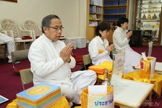 วัดพระธรรมกายออเรกอน จัดพิธีถวายคิลานเภสัช