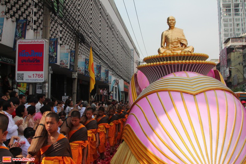 The Photo Collection of the Dhammachai Dhutanga of Inviting the Gold Statue of Luang Pu on April 4th, 2012 (Episode III)