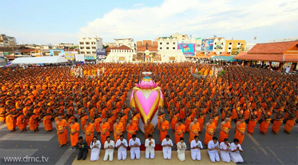 ลูกหลานย่าโม..โกลาหล..ปีติขบวนอัญเชิญพระบรมธาตุ