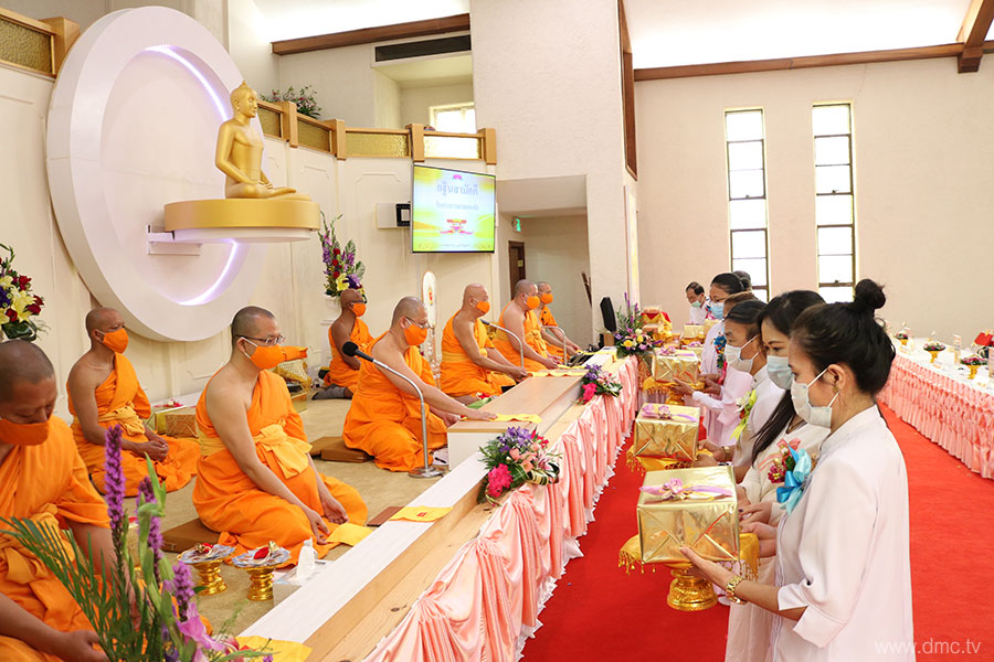 วัดพระธรรมกายแคนซัส จัดพิธีทอดกฐินสามัคคี