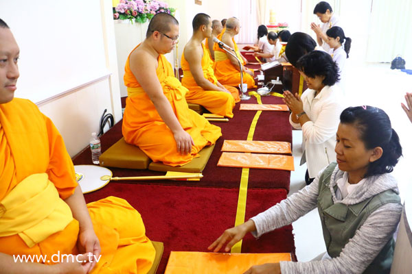 วัดพระธรรมกายนิวเจอร์ซี จัดงานบุญวันอาทิตย์