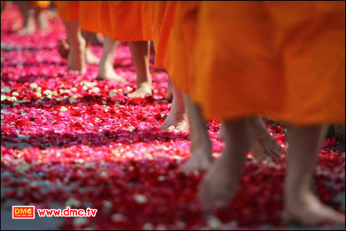 ธุดงค์ธรรมชัย 6 จังหวัด 365 กม. รับปี 2555