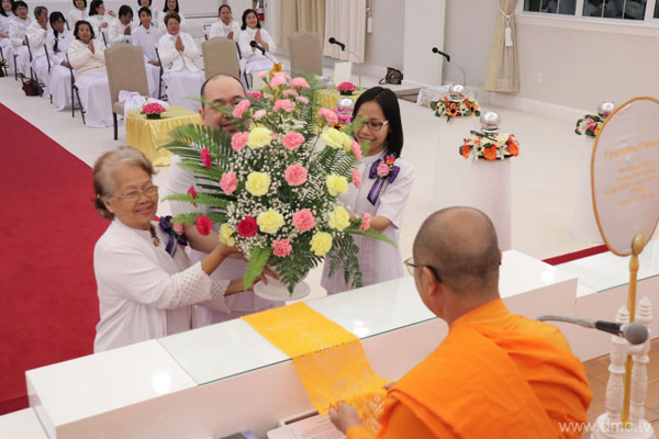 วัดพระธรรมกายฟลอริดา จัดพิธีบูชาข้าวพระ