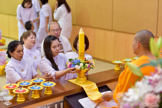 วัดพระธรรมกายอิบาราขิ จัดพิธีบูชาข้าวพระ