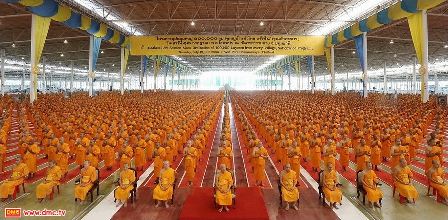 The Photo Collection of the Ceremony of Taking Refuge in the Triple Gems and Requesting Precepts