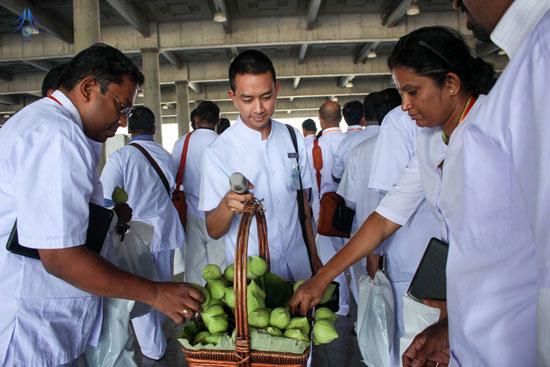 ชาวศรีลังกา ร่วมสักการะพระมหาธรรมกายเจดีย์ 