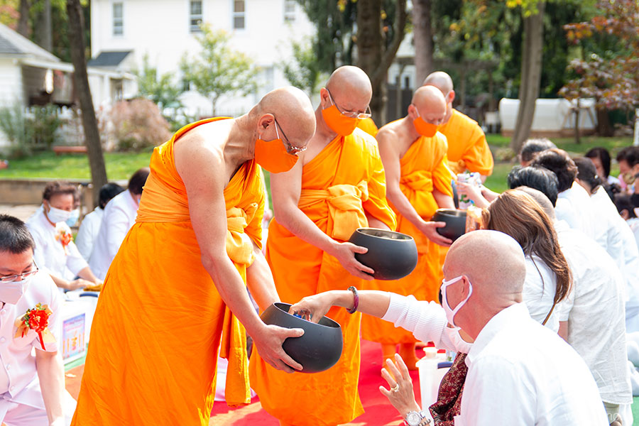วัดพระธรรมกายนิวเจอร์ซี จัดพิธีทอดกฐินสามัคคี