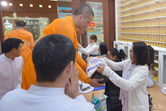 วัดพระธรรมกายอิบาราขิ จัดงานบุญวันอาทิตย์