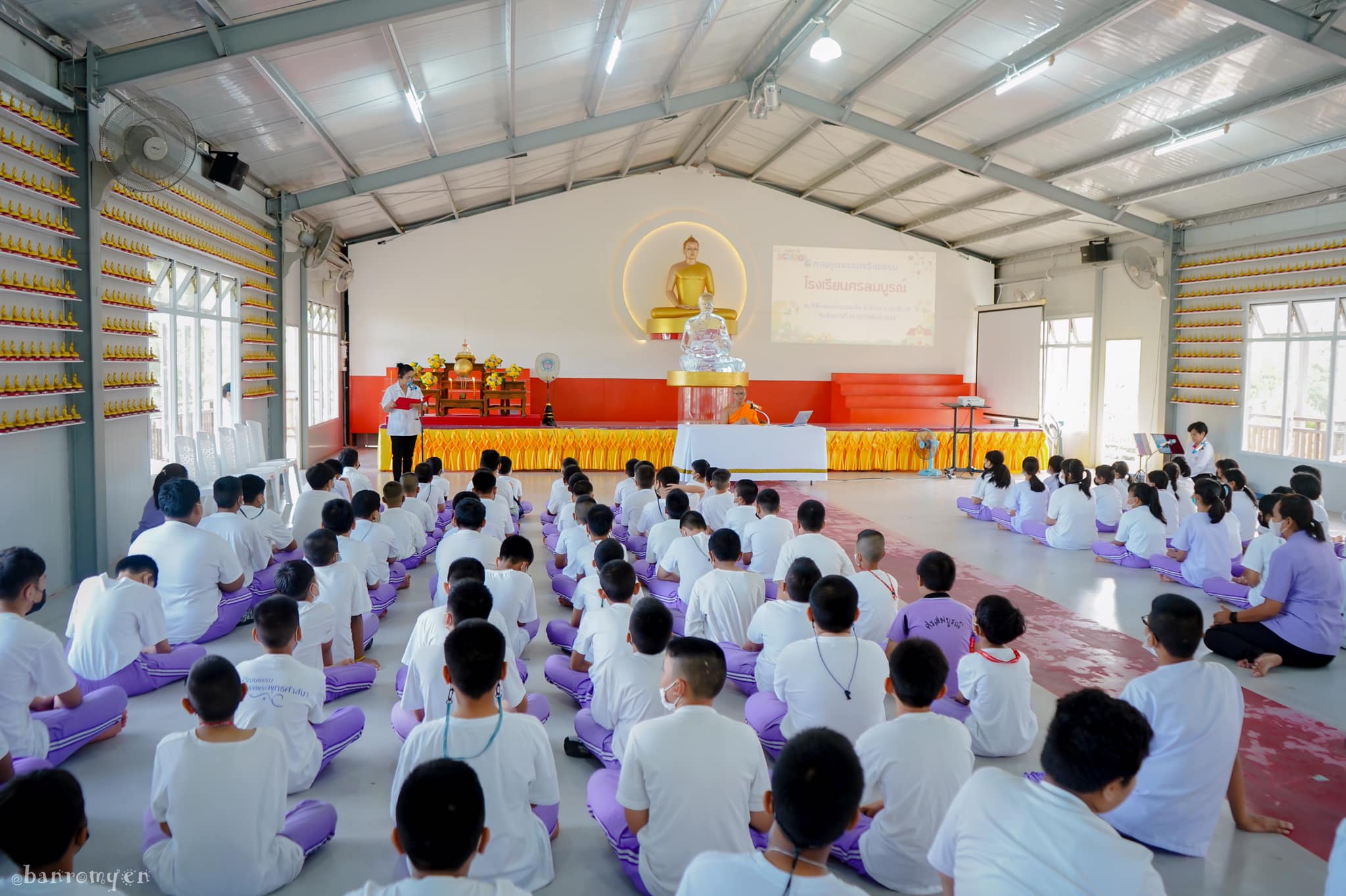 โรงเรียนศรสมบูรณ์ร่วมกับที่พักสงฆ์บ้านร่มเย็น จัดค่ายอบรมศีลธรรมให้กับนักเรียน