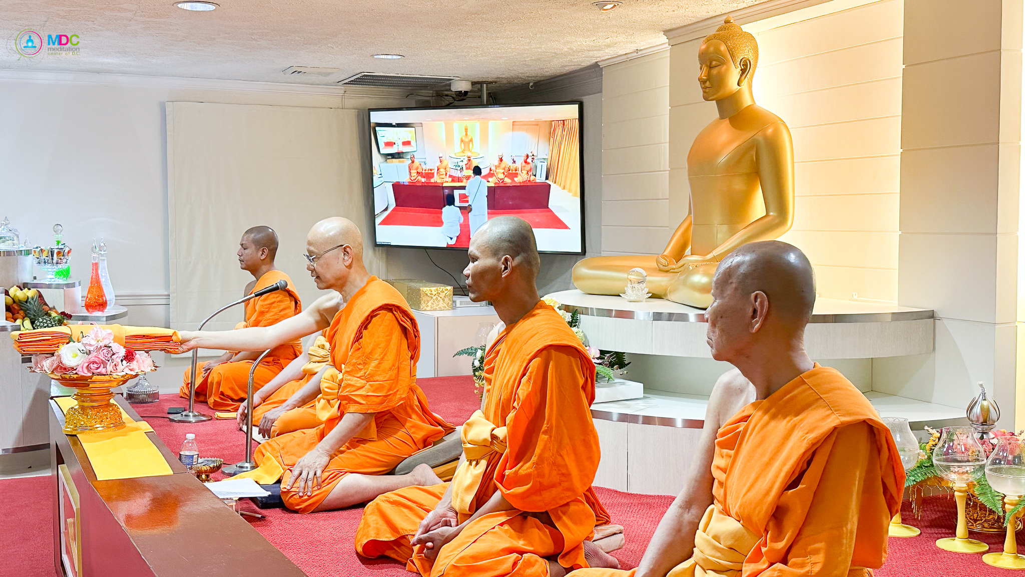 วัดพระธรรมกายดีซี จัดพิธีบูชาข้าวพระ