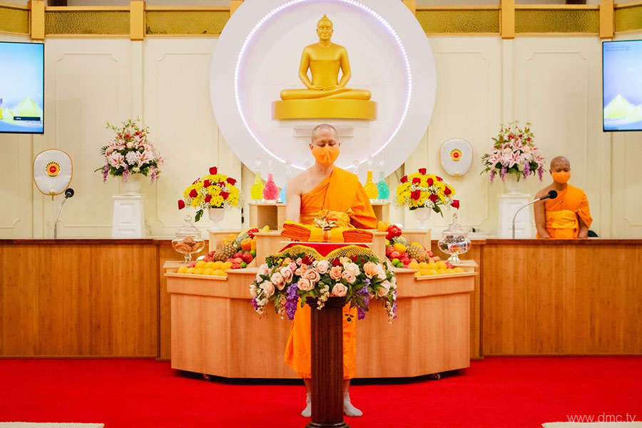 วัดพระธรรมกายแคนซัส จัดบูชาข้าวพระ