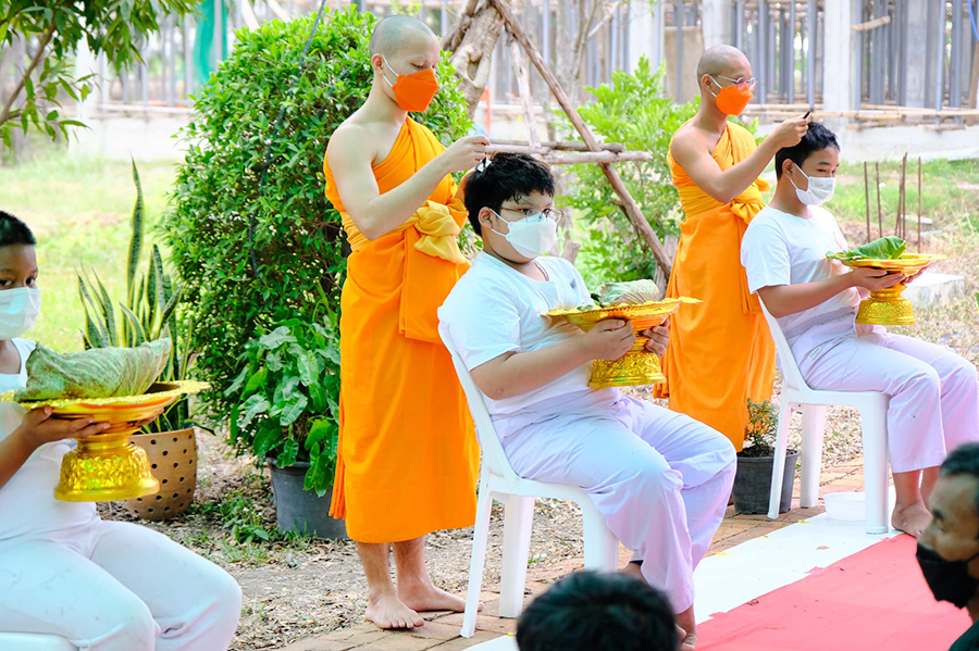 ศูนย์อบรมเยาวชนพระนครศรีอยุธยา จัดพิธีตัดปอยผมโครงการบรรพชาสามเณรภาคฤดูร้อน