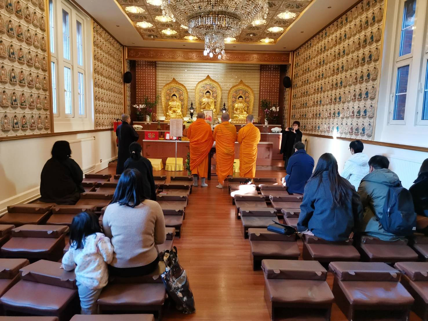วัดพระธรรมกายลอนดอน ร่วมแสดงความอาลัยต่อการมรณภาพของพระธรรมาจารย์ซิงหวิน
