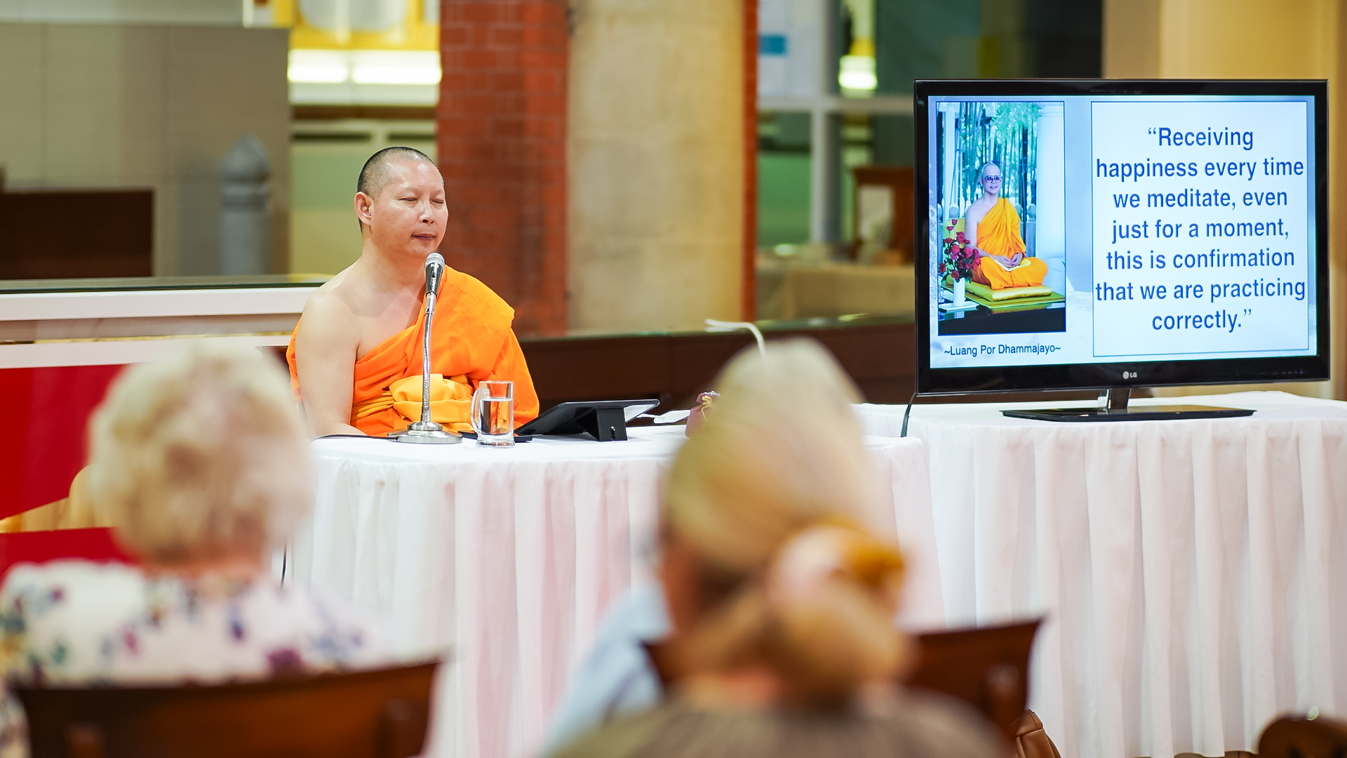 กลุ่มสตรีชาวอังกฤษ Women Institute มาร่วมฝึกสมาธิ ณ วัดพระธรรมกายลอนดอน