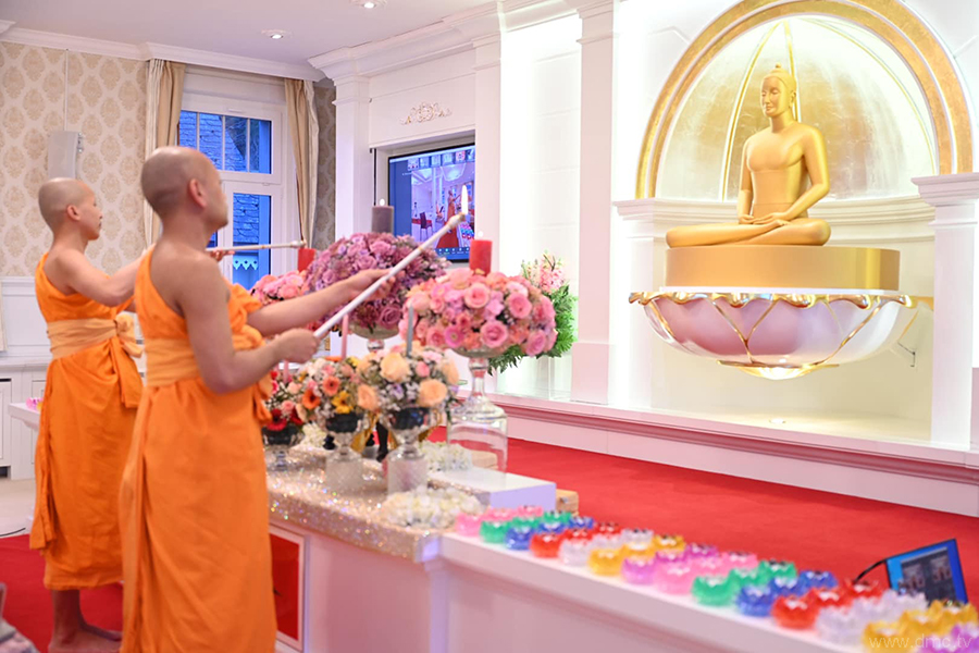 วัดพระธรรมกายสวิตเซอร์แลนด์ จัดพิธีจุดบุปผาประทีป เนื่องในวันพระ