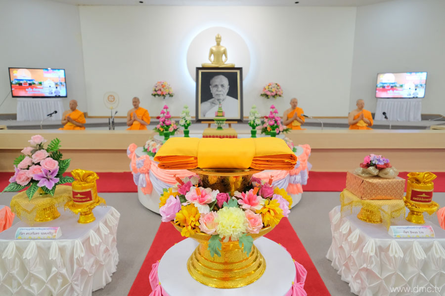 วัดพระธรรมกายมินเนโซตา จัดพิธีบูชาข้าวพระ