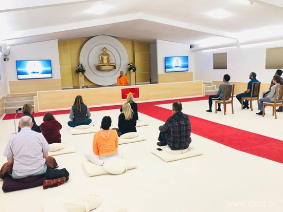 วัดพระธรรมกายจอร์เจีย จัดปฏิบัติธรรมชาวท้องถิ่น