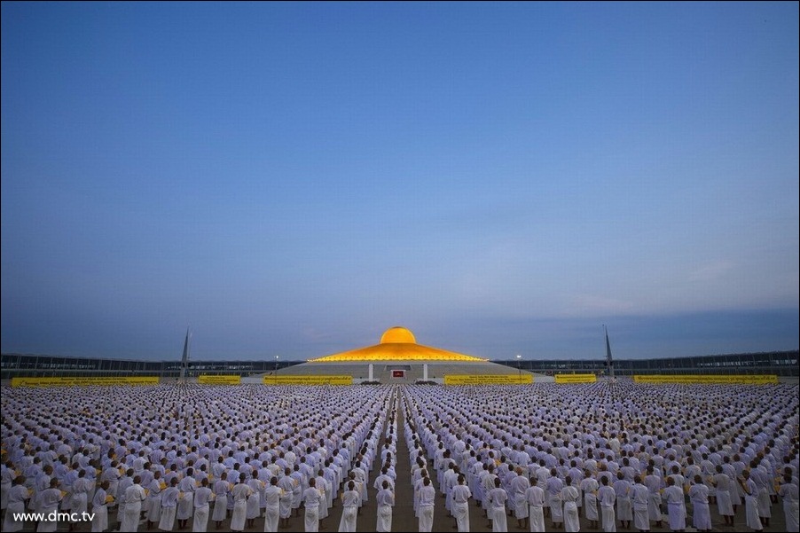 The Photo Collection of the Novice Ordination Ceremony at Dhammakaya Temple on March 20th, 2013