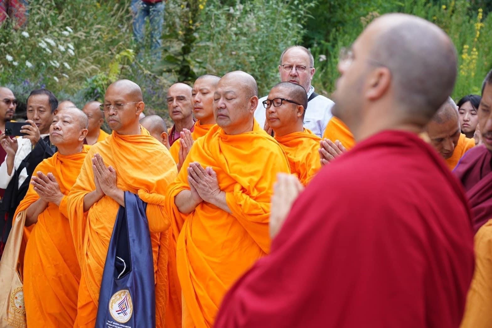 ผู้แทนมูลนิธิธรรมกายร่วมงานเทศกาลสวดมนต์ เพื่อสันติภาพ ณ วัดธิเบต