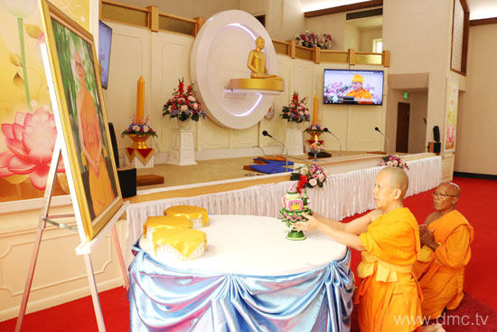 วัดพระธรรมกายแคนซัส จัดงานวันธรรมชัย