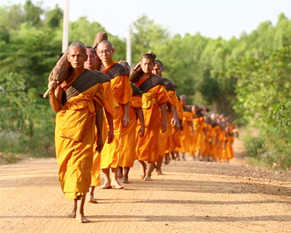 ธุดงค์ธรรมชัยฟื้นฟูพระพุทธศาสนาพัฒนาวัดเขาตลาด