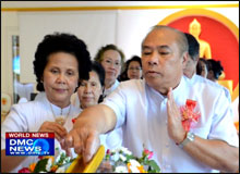 วัดพระธรรมกายปารีส จัดพิธีบูชาข้าวพระ