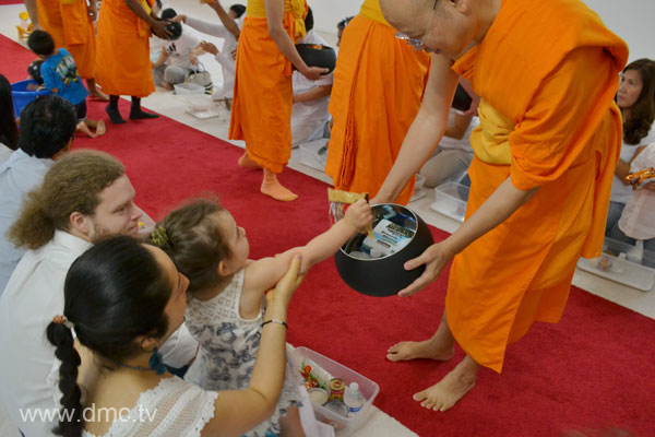 วัดพระธรรมกายจอร์เจีย จัดงานบุญวันอาทิตย์
