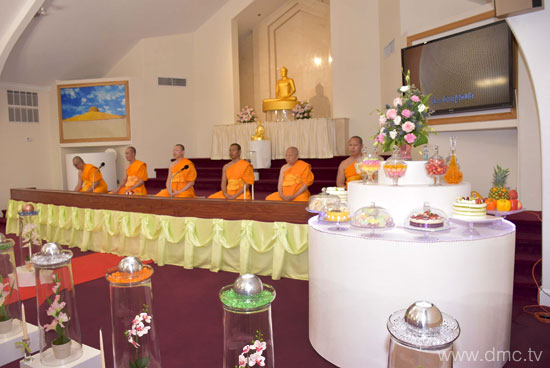 วัดพระธรรมกายซิลิคอนวัลเลย์ จัดพิธีบูชาข้าวพระ