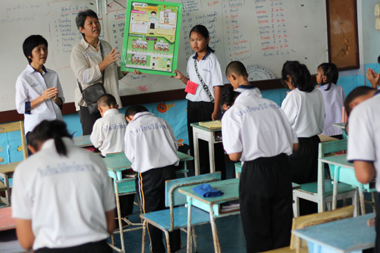 ชมรมแกลงร่วมใจ จัดอบรมห้องเรียนศีลธรรม