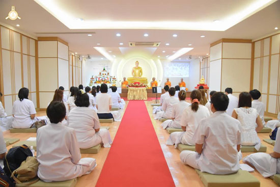 วัดพระธรรมกายโตเกียว จัดพิธีบูชาข้าวพระ