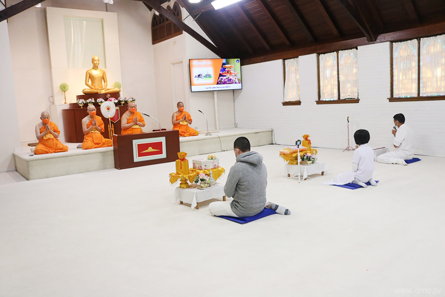 วัดพระธรรมกายชิคาโก จัดพิธีทอดผ้าป่าสามัคคี