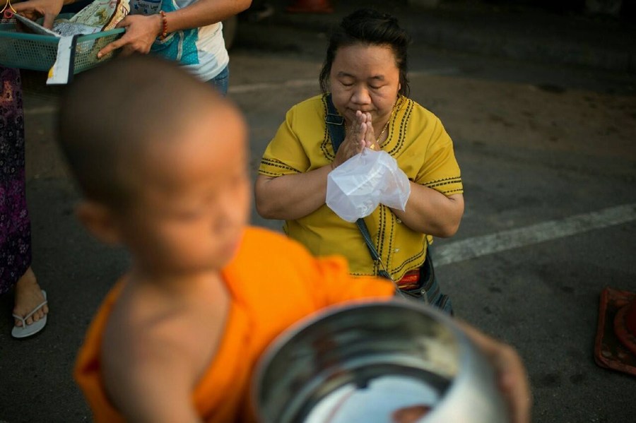 ประมวลภาพตักบาตรสามเณร จังหวัดแม่ฮ่องสอน