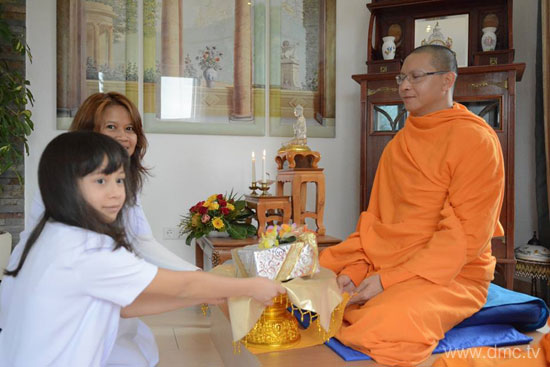 วัดพุทธฮัมบวร์ก จัดปฏิบัติธรรม เมือง Bad Pyrmont