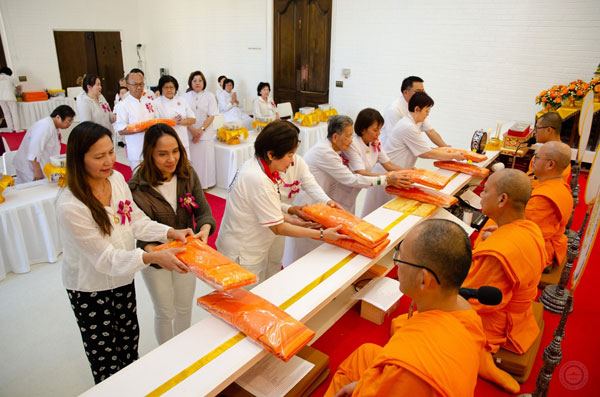 วัดพระธรรมกายแคลิฟอร์เนีย จัดงานบุญวันมหาปูชนียาจารย์