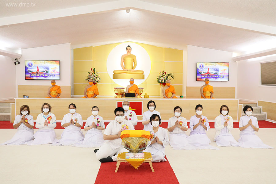 วัดพระธรรมกายจอร์เจีย จัดพิธีถวายผ้าไตรบริวารกฐินธรรมชัย