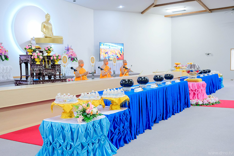 พิธีเจริญพระพุทธมนต์ ต้อนรับปีใหม่ ณ วัดพระธรรมกายมินเนโซตา