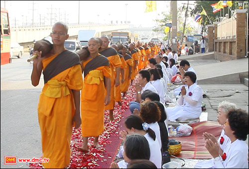 ขออุทิศชีวิตทุกๆ อนุวินาทีเพื่อสานฝันพระพ่อและมหาปูชนียาจารย์
