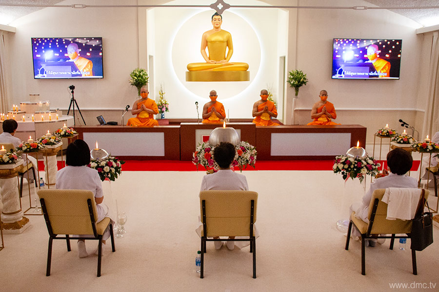 วัดพระธรรมกายนิวเจอร์ซี จัดพิธีจุดวิสาขประทีป