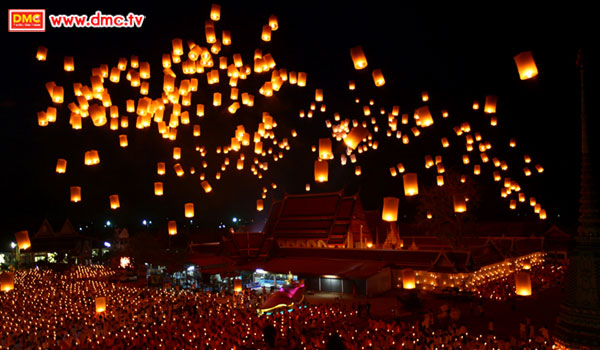 The ceremony of inviting the golden statue of Luang Pu to establish in Song Phi Nong Temple