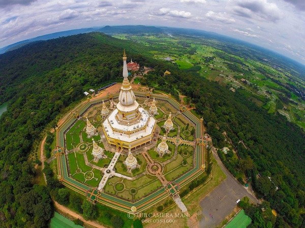 พระมหาเจดีย์ชัยมงคล