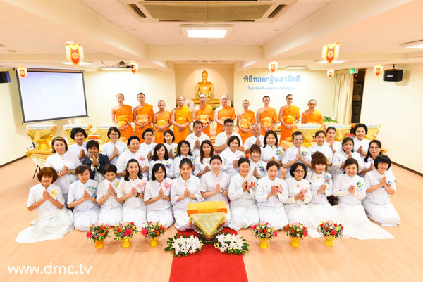 วัดพระธรรมกายโอซาก้า จัดพิธีทอดกฐิน