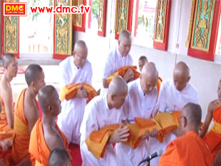 อุปสมบทธรรมทายาทรุ่นอุดมศึกษานานาชาติ