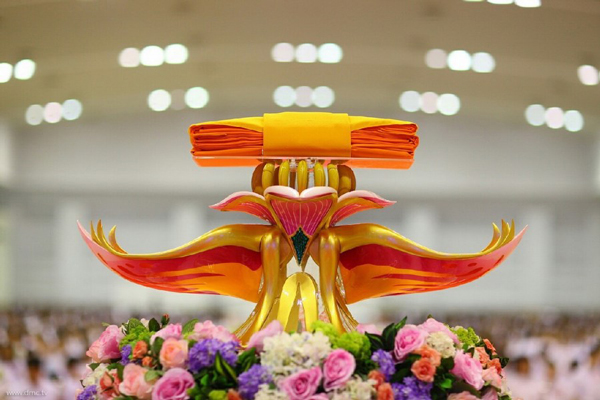 ประมวลภาพพิธีทอดกฐินวัดพระธรรมกายประจำปี 2557