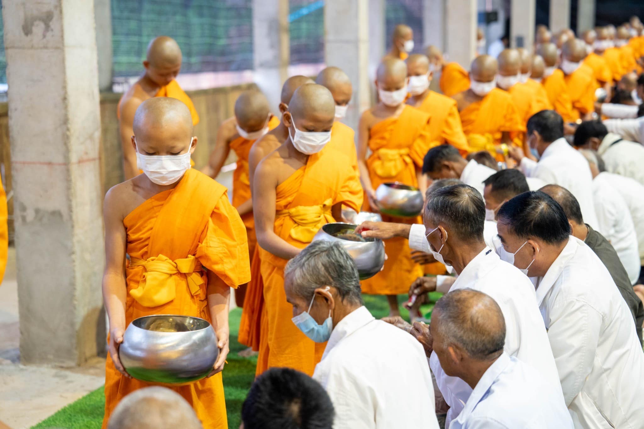 วัดบ้านขุน จัดทำบุญตักบาตรในวันอาสาฬหบูชา