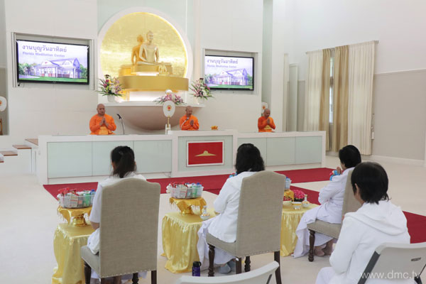 วัดพระธรรมกายฟลอริดา จัดพิธีถวายคิลานเภสัช