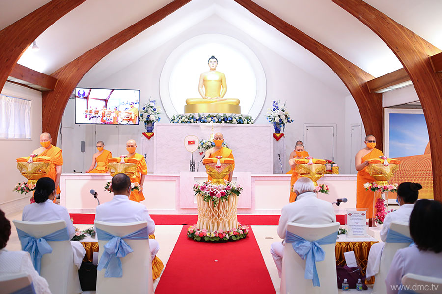 วัดพระธรรมกายซีแอตเติล จัดพิธีทอดผ้าป่าฉลองปีใหม่