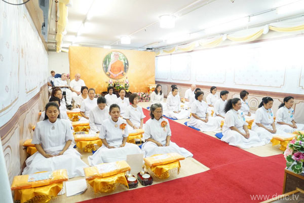 วัดพุทธไฮล์บรอนน์ จัดงานบุญวันธรรมชัย