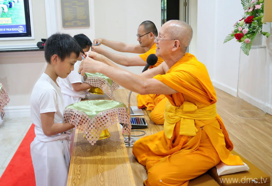 วัดพระธรรมกายปาล์มบีช จัดโครงการอบรมสามเณรยุวธรรมทายาท รุ่นที่ 1